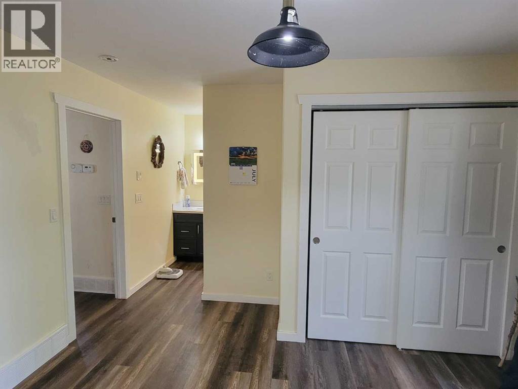 4908 47 Street - 20