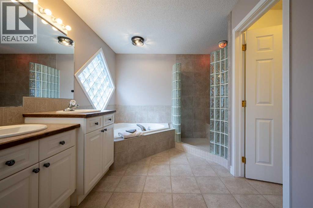 13 Cranston Drive SE - 33