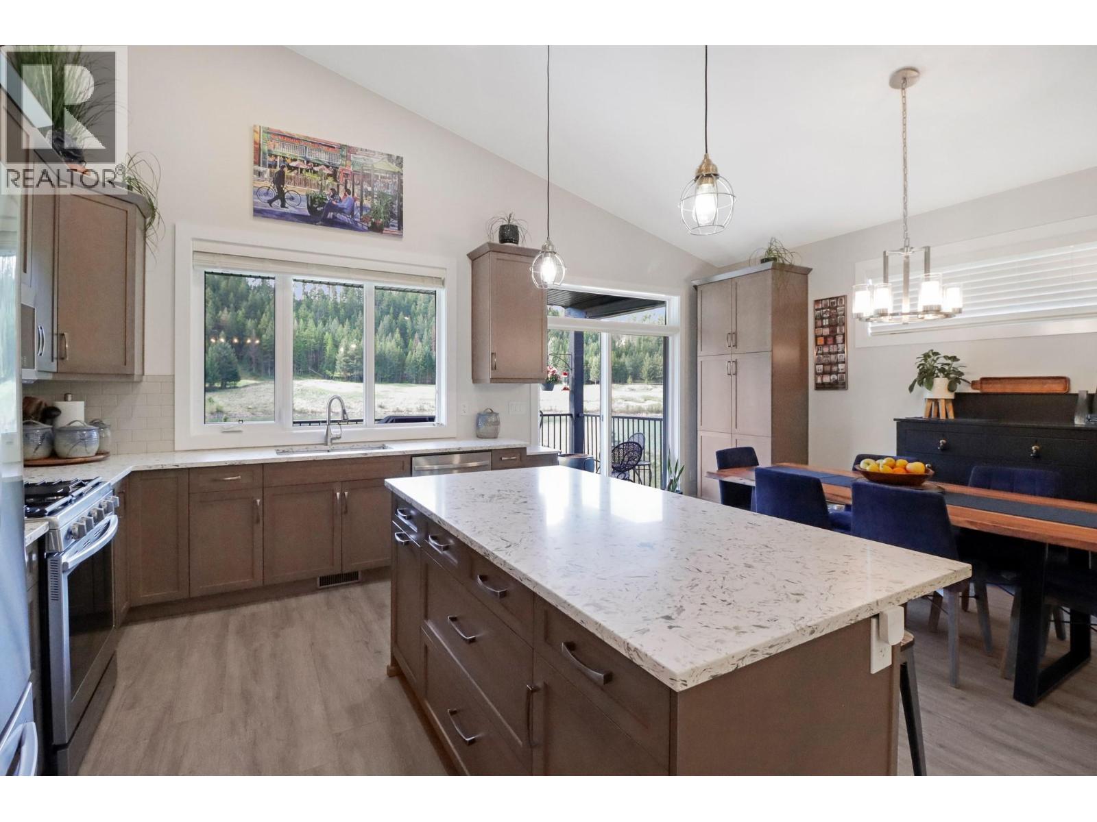 193 SHADOW MOUNTAIN Boulevard, Cranbrook