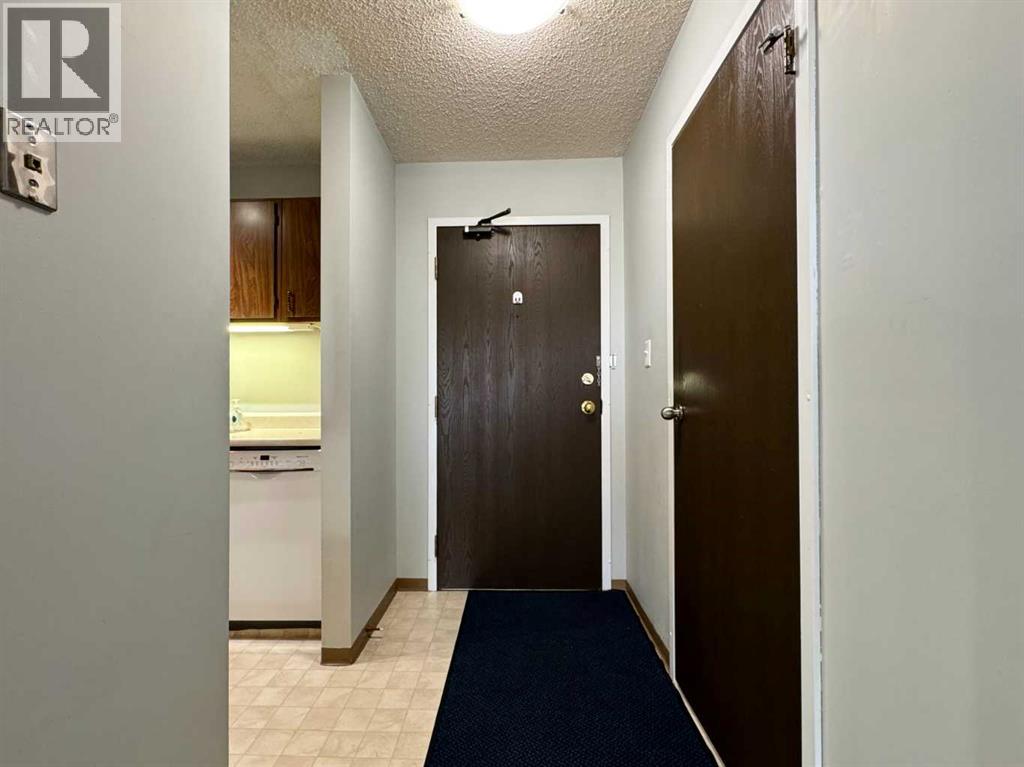 #301 420 Columbia Boulevard W - Image 4