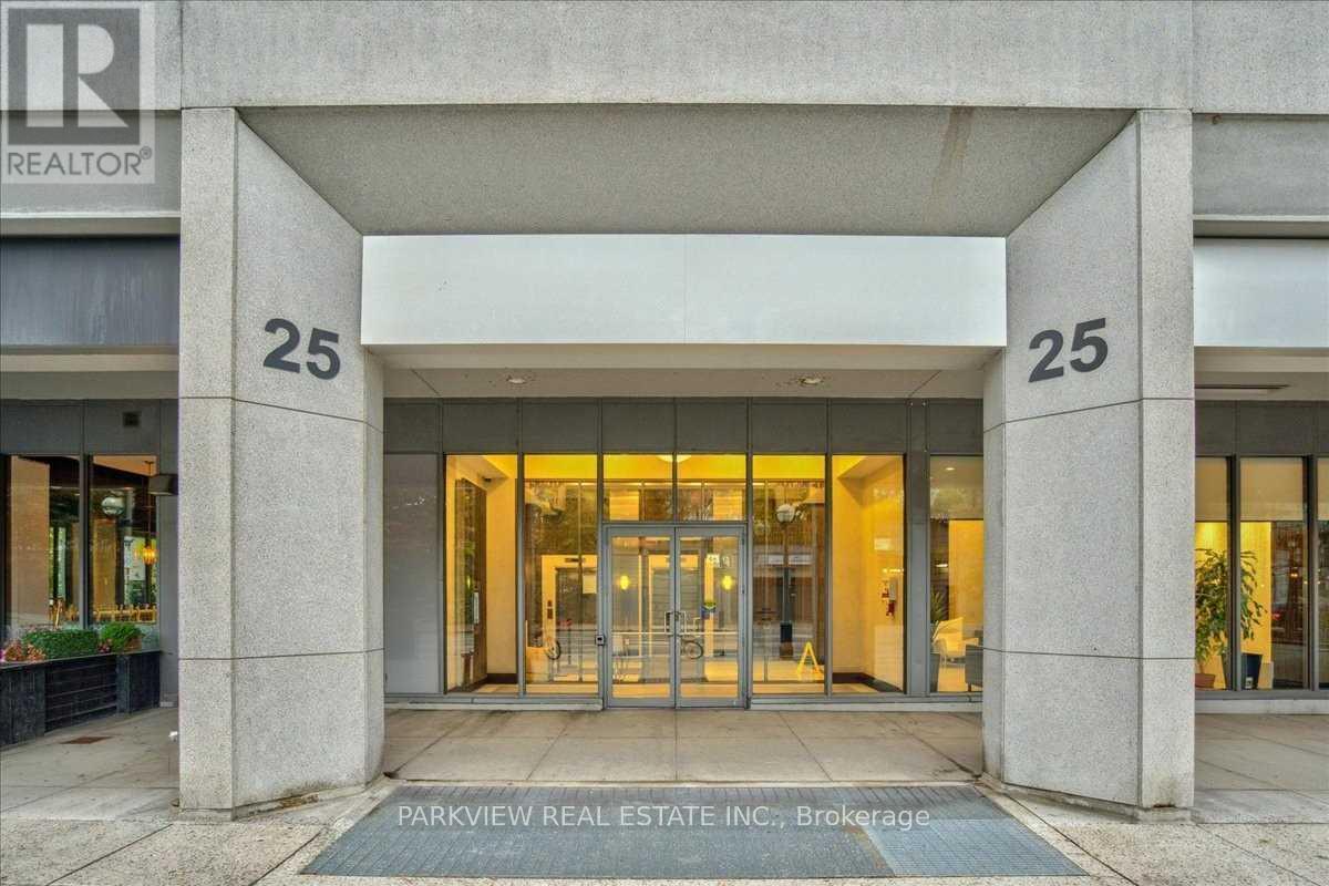 1118 - 25 LOWER SIMCOE STREET — photo 1 of 1