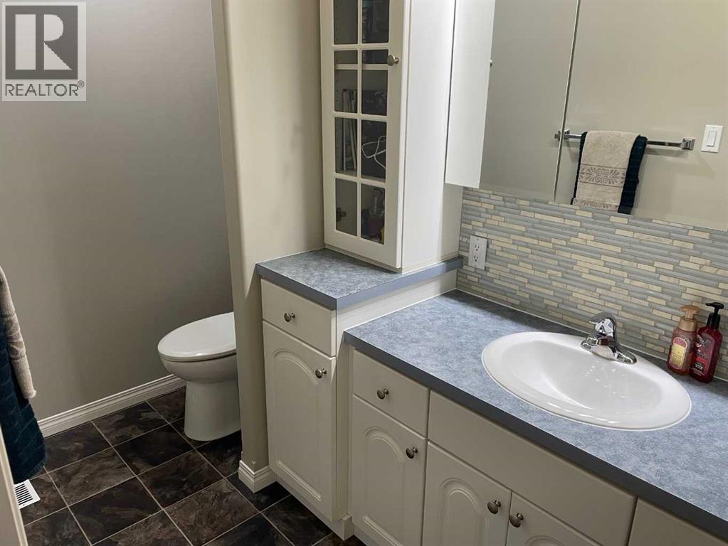 10405 100 Street - Image 9