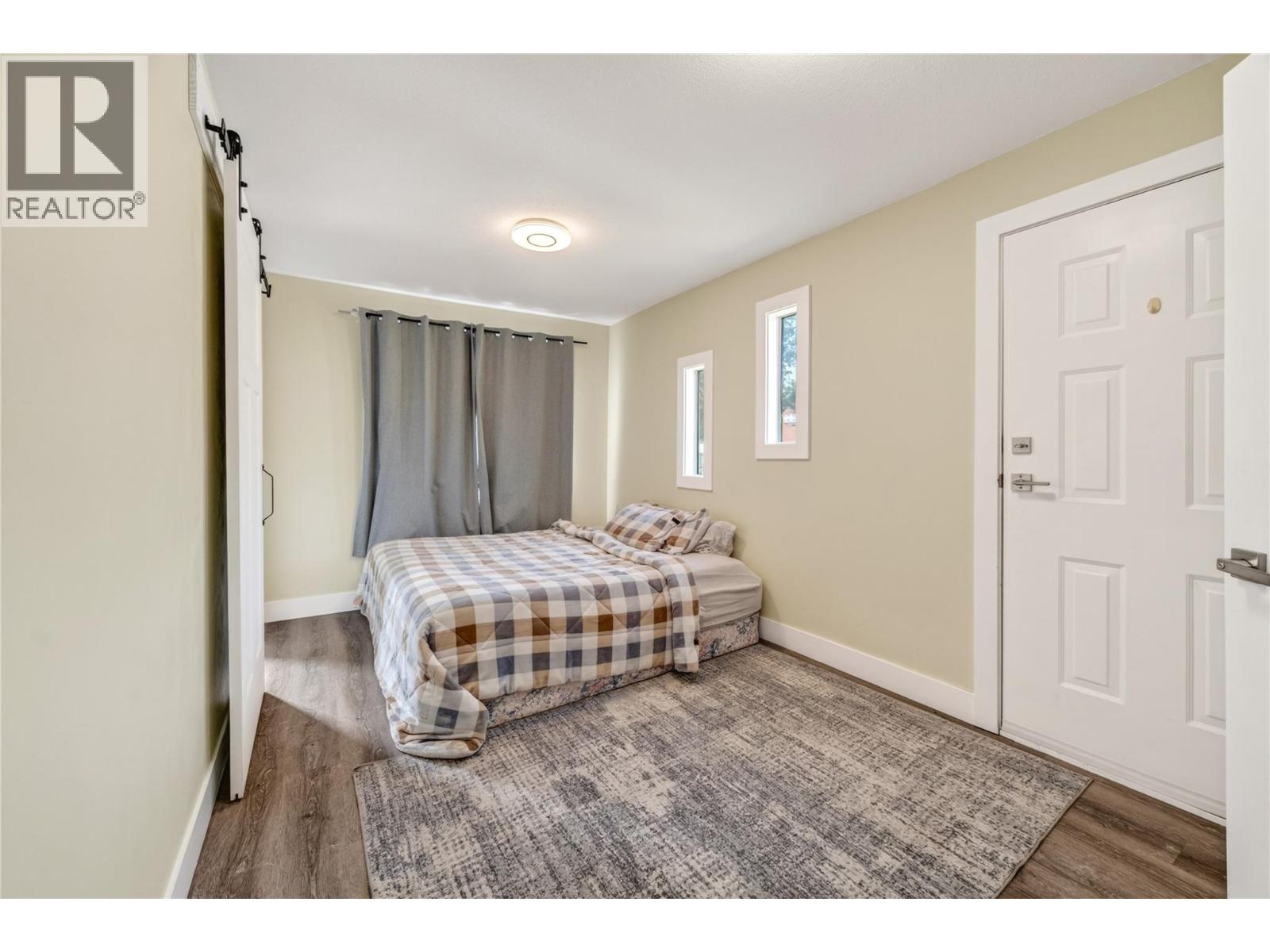 6488 Wolfcub Place Place, Oliver