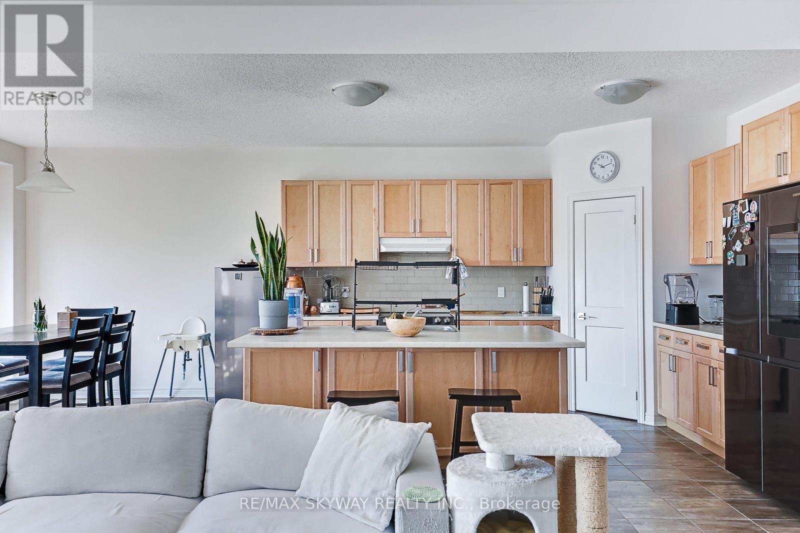103 PLEWES DRIVE W - 12