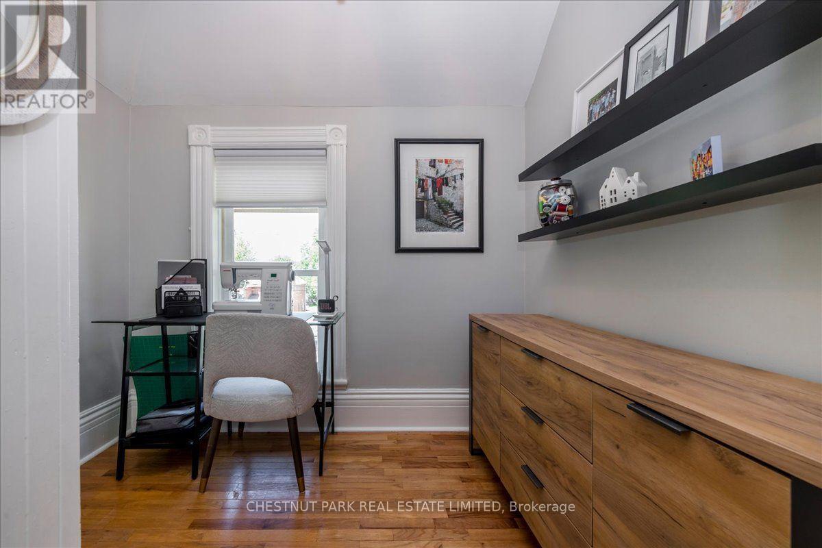 72 BURTON AVENUE - 31