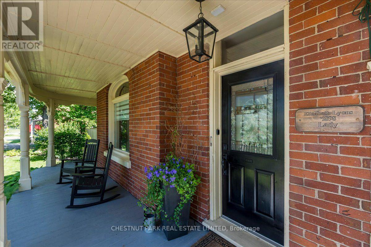 72 BURTON AVENUE - 34