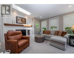 Laundry room - 72 Burton Avenue, Barrie, ON L4N2R6 Photo 6