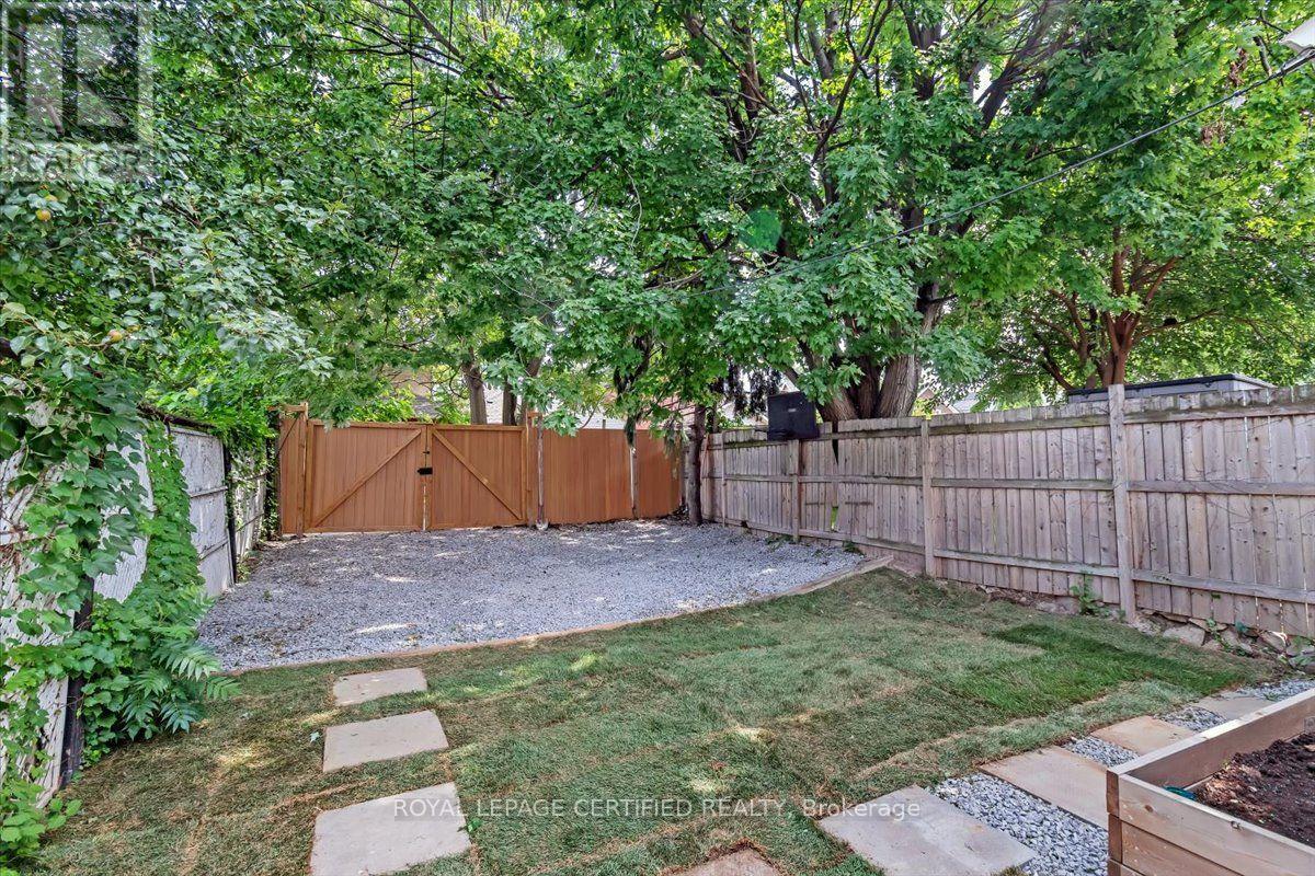 176 EMERALD STREET N - Image 34