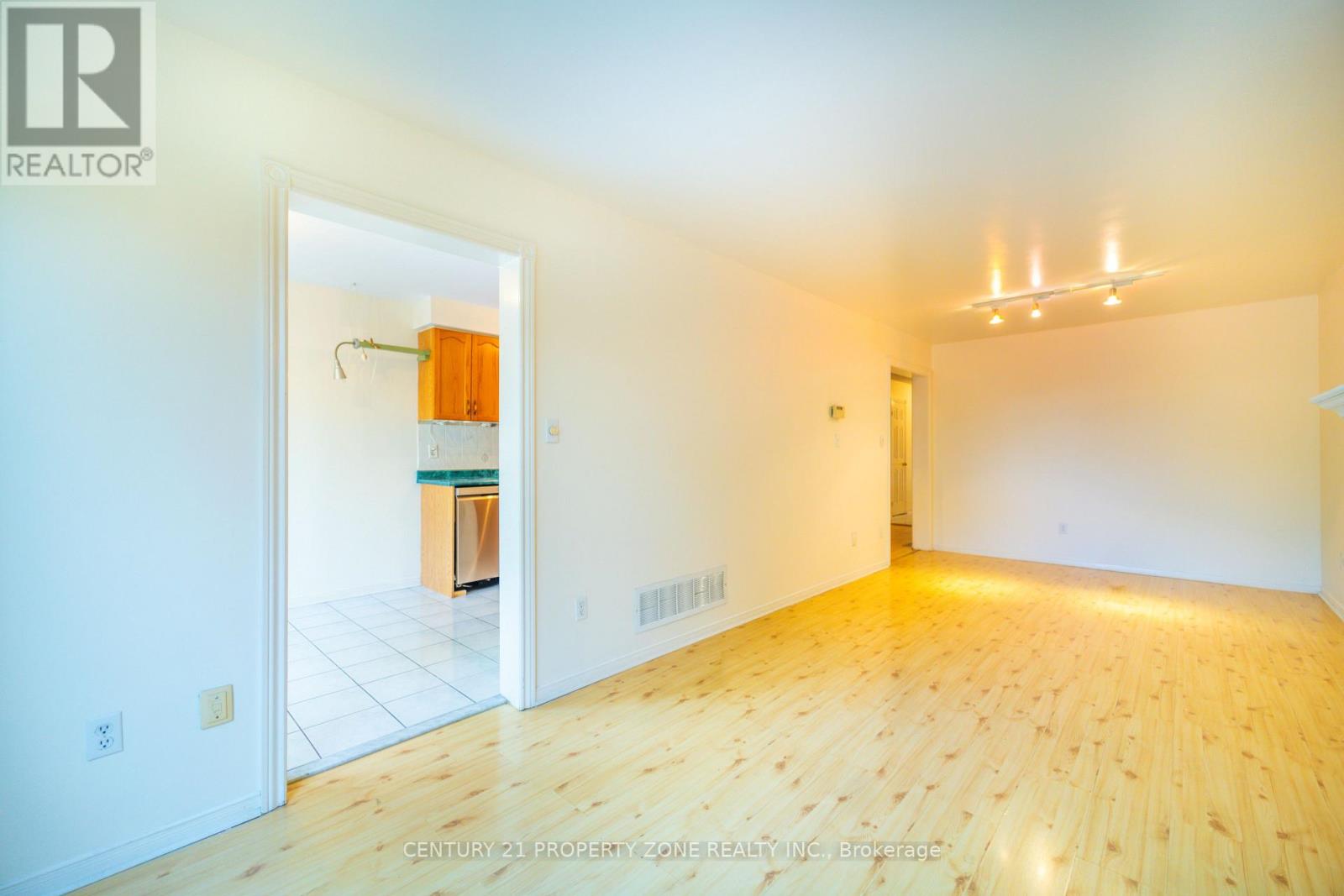 #49 35 MALTA AVENUE - 20