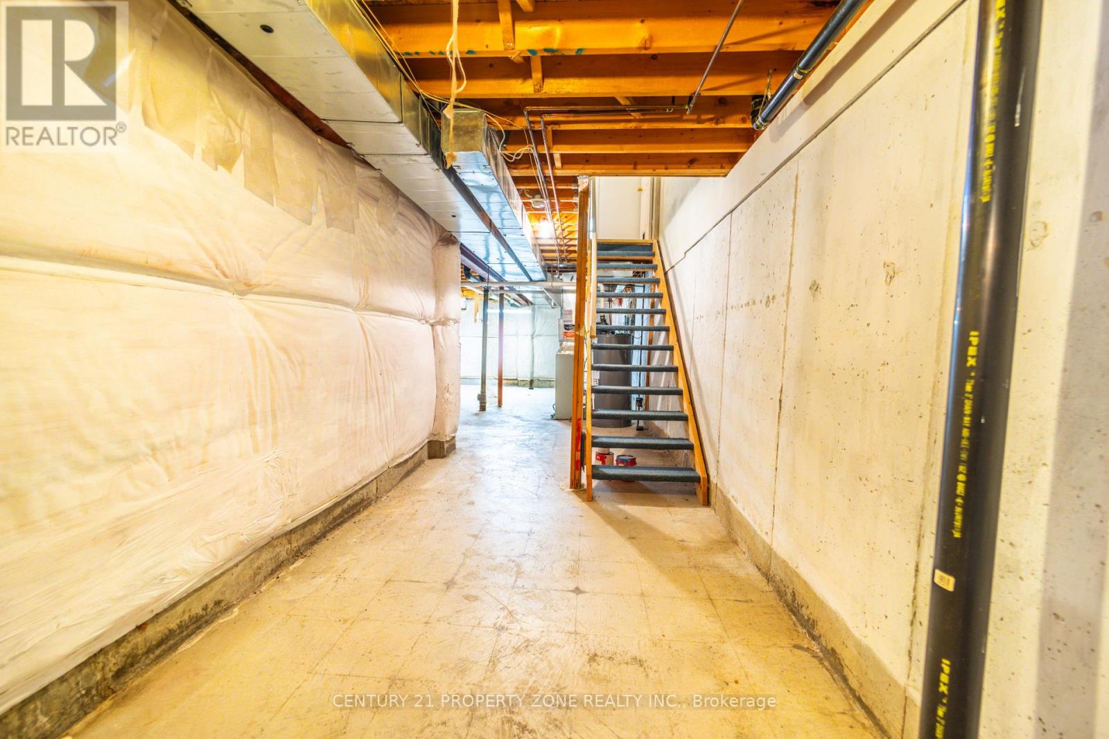 #49 35 MALTA AVENUE - 27