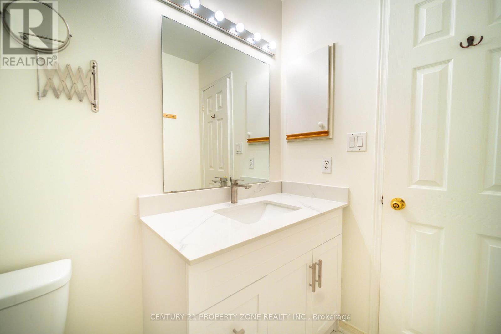 #49 35 MALTA AVENUE - 44
