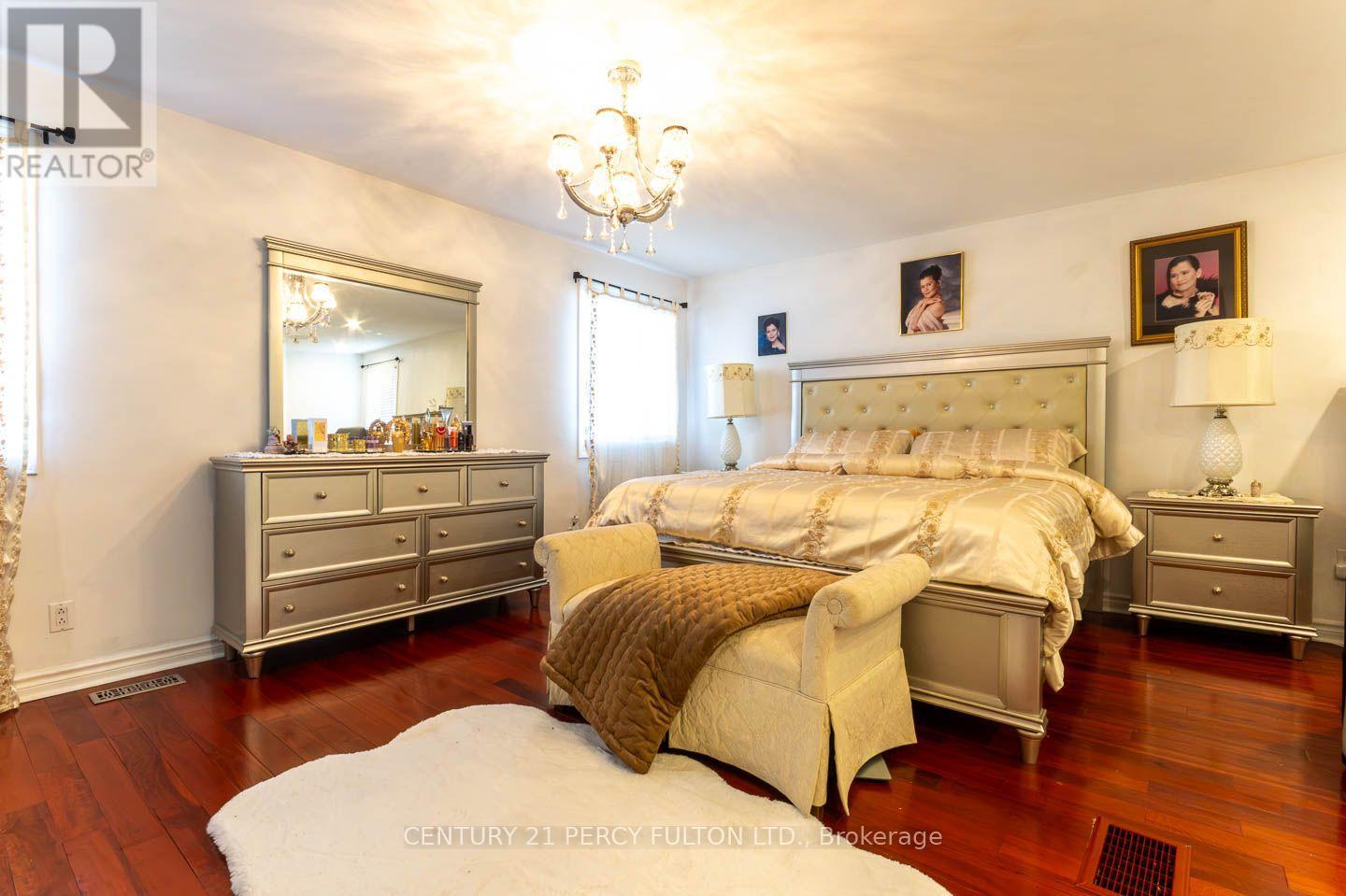 7 BRIDLEWOOD LANE - 16