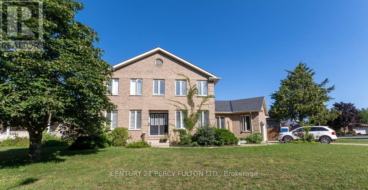 7 BRIDLEWOOD LANE - 2