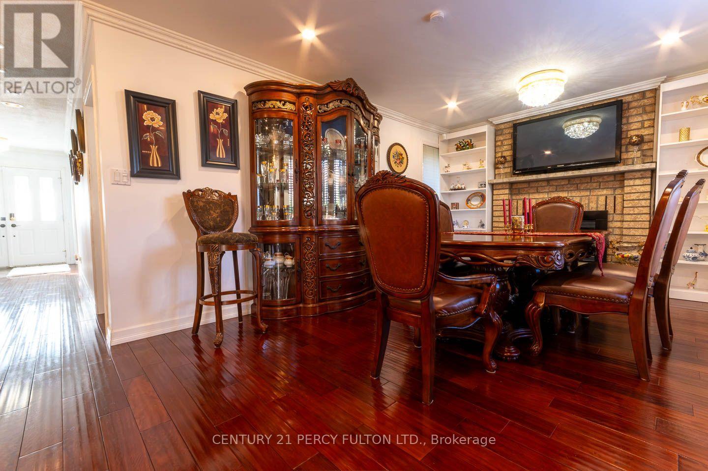 7 BRIDLEWOOD LANE - 7