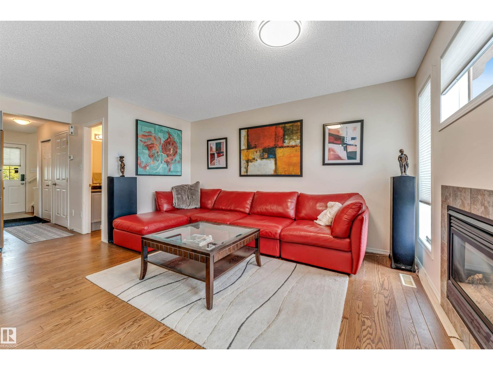 3032 31 AV NW - 12