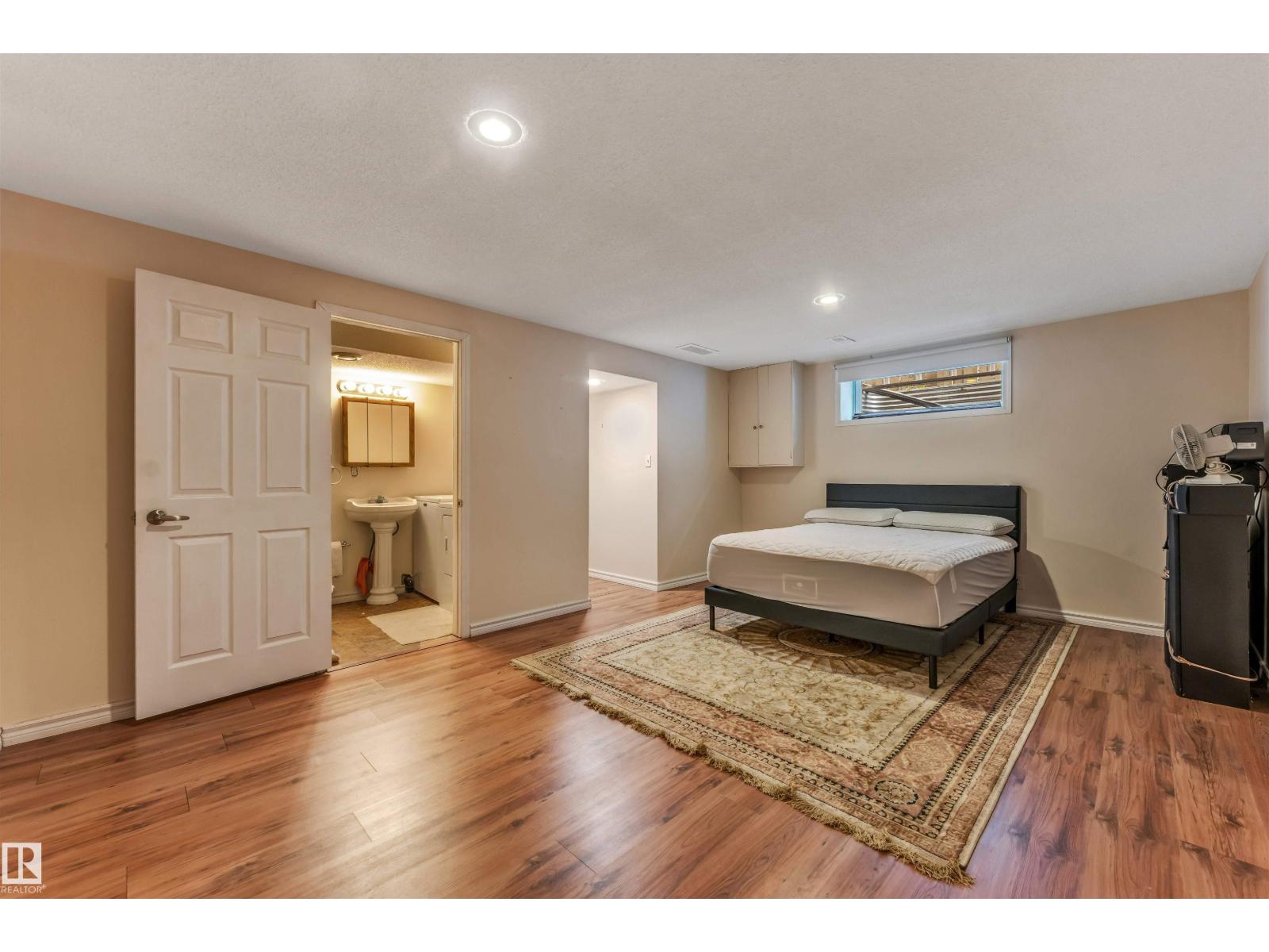 3032 31 AV NW - Image 37