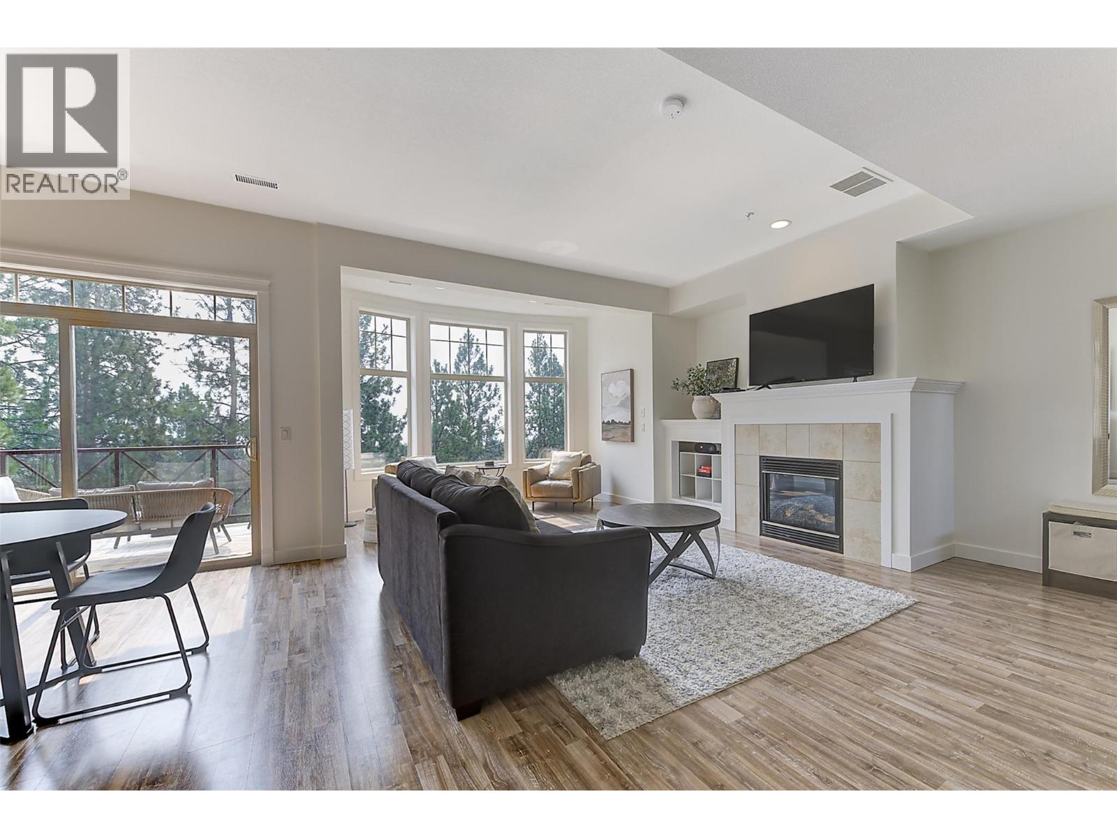 1795 Country Club Drive Unit# 204, Kelowna