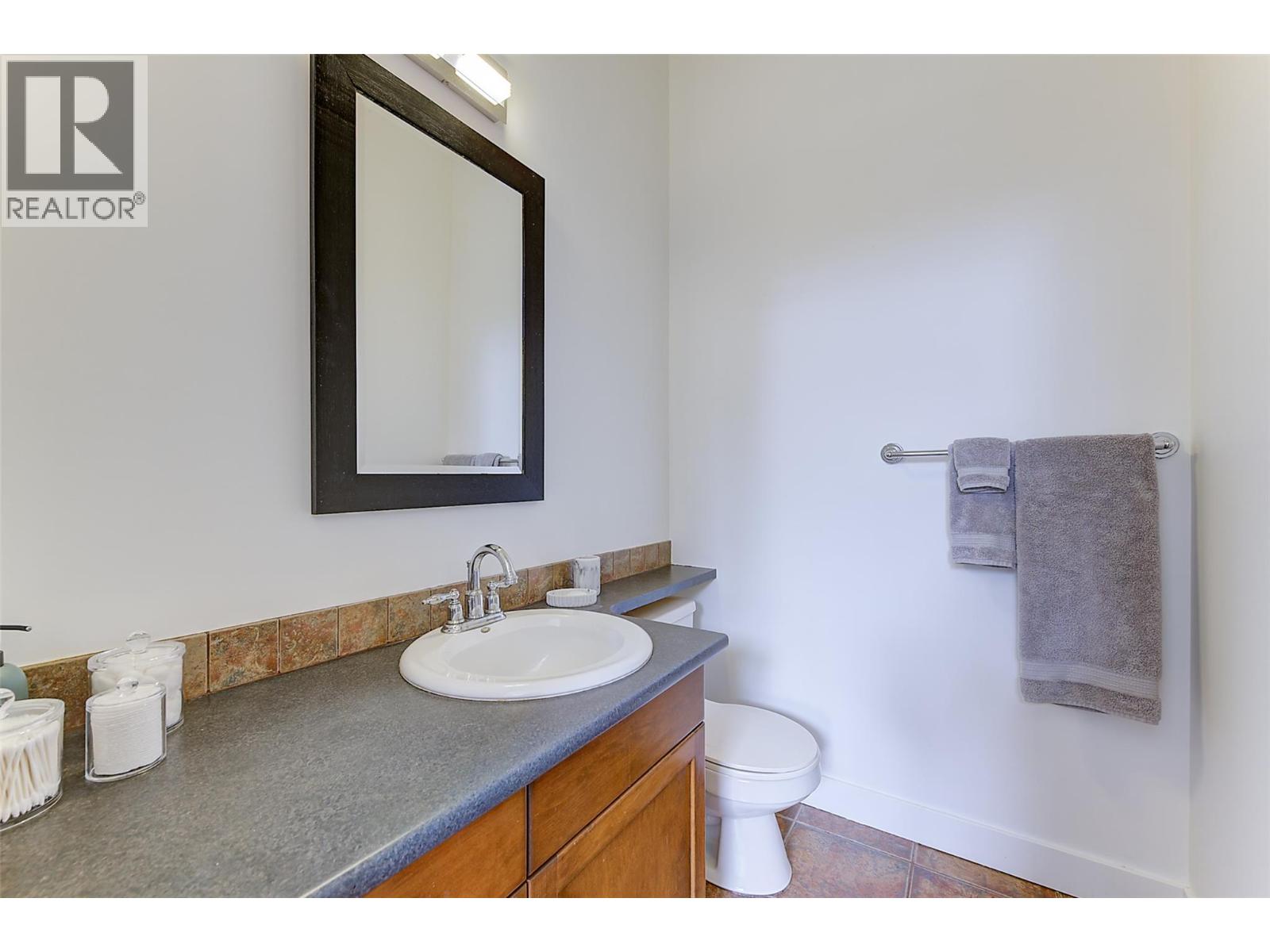 1795 Country Club Drive Unit# 204, Kelowna