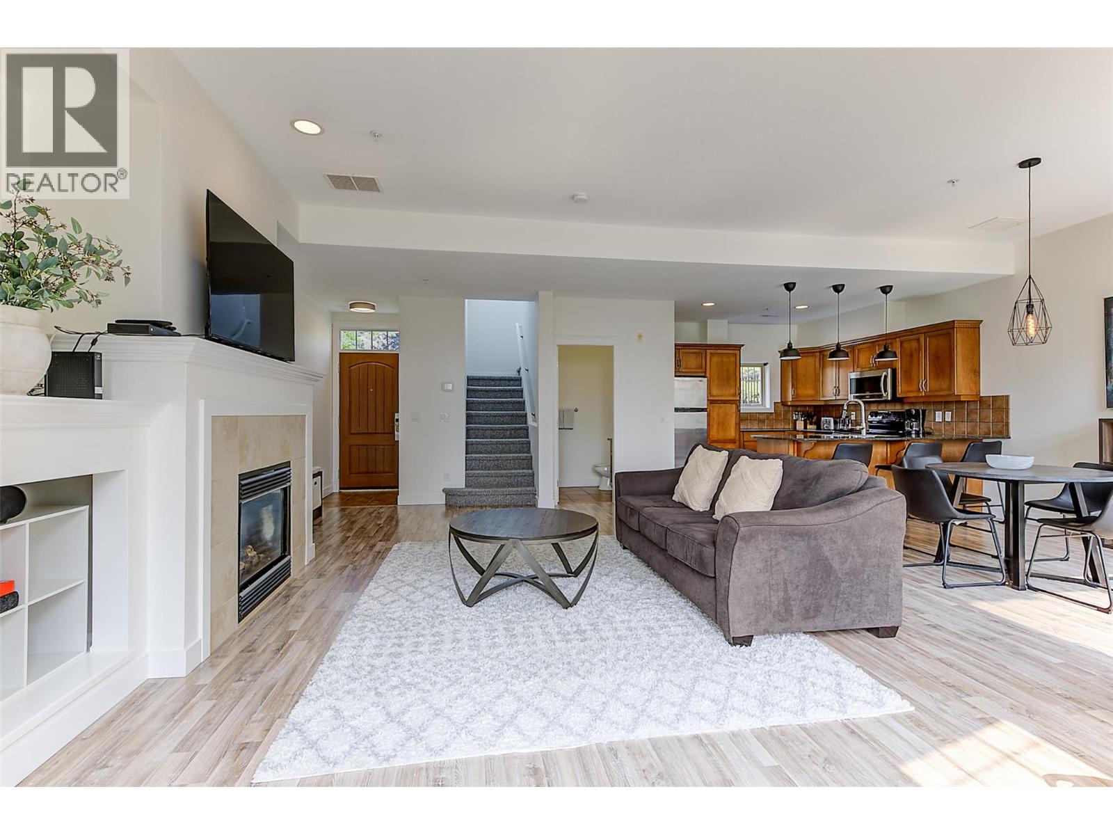 1795 Country Club Drive Unit# 204, Kelowna