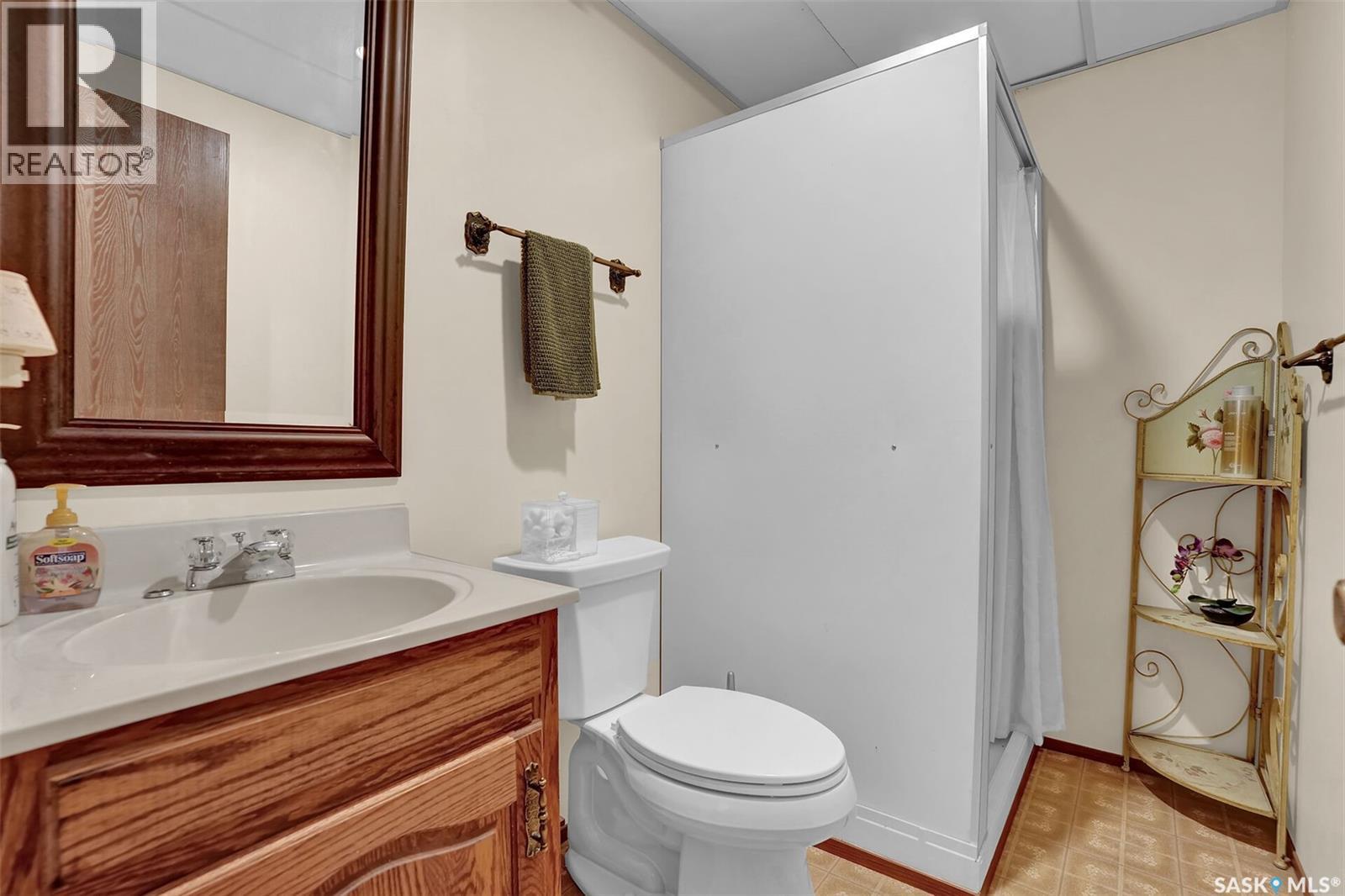 Dilke Acreage - Image 31