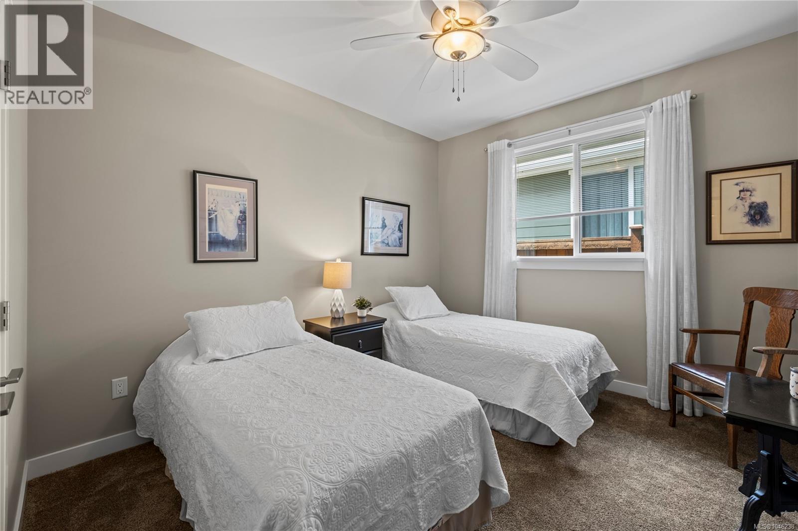 825 Parkside Cres - 11