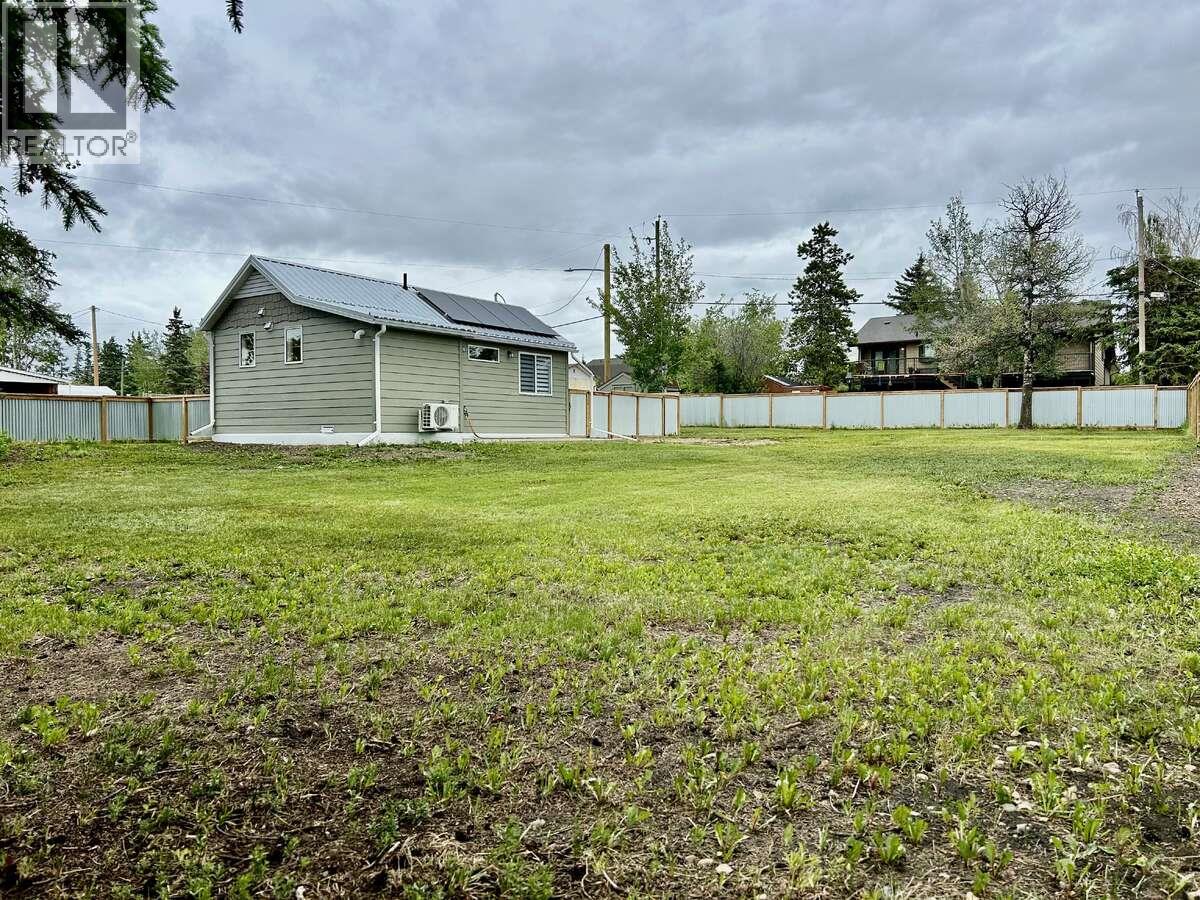 9200 8 Street - 16