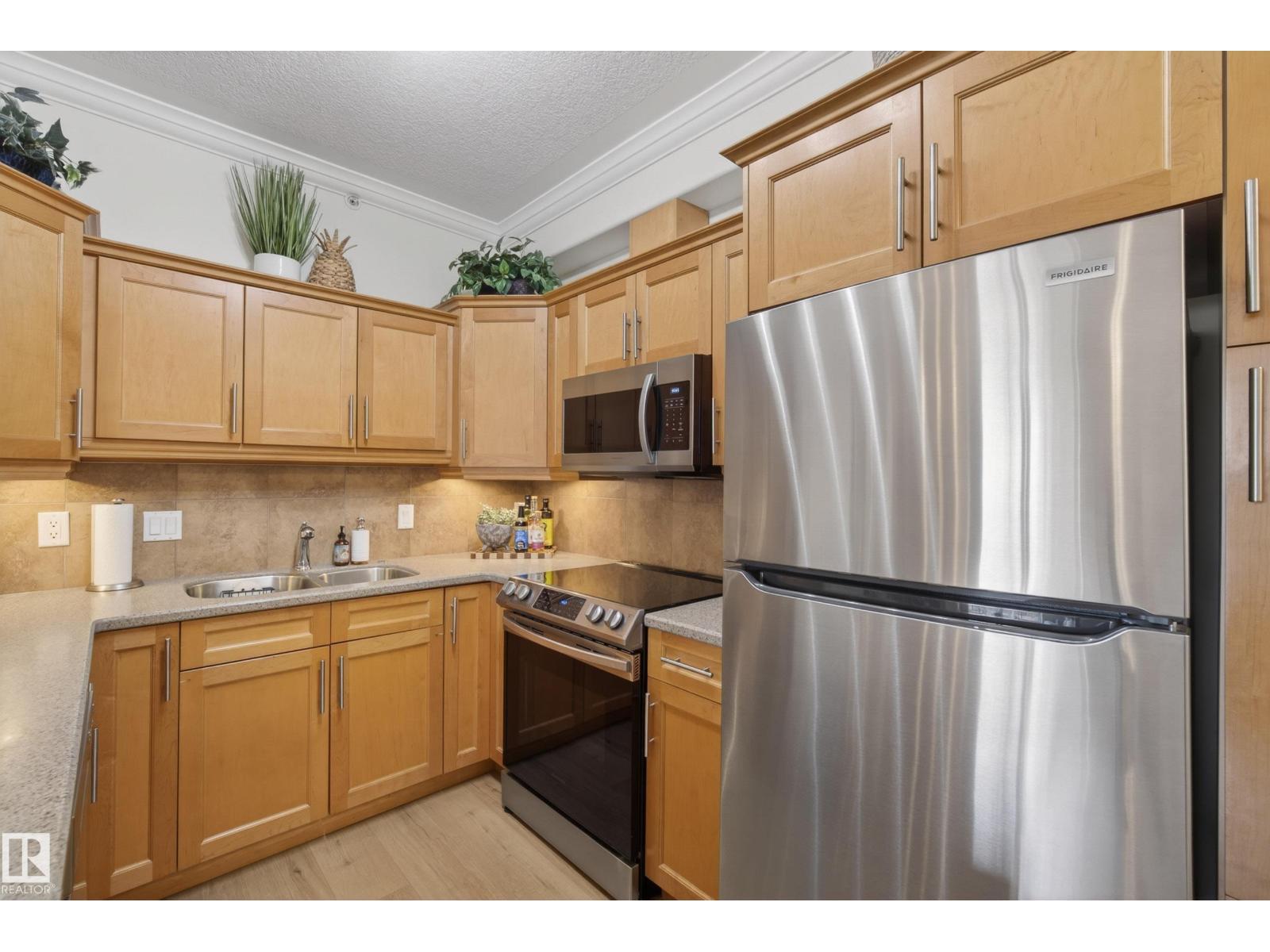 #303 8631 108 ST NW - 15