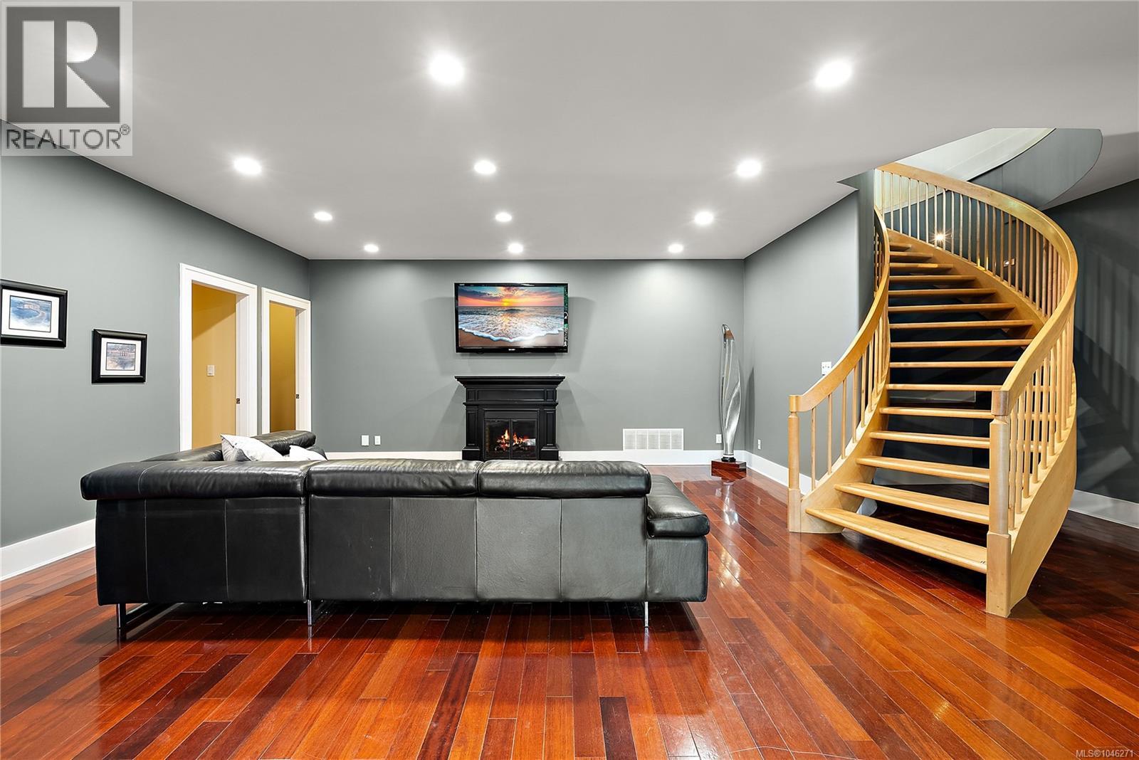 1205 Hillgrove Rd - Image 26
