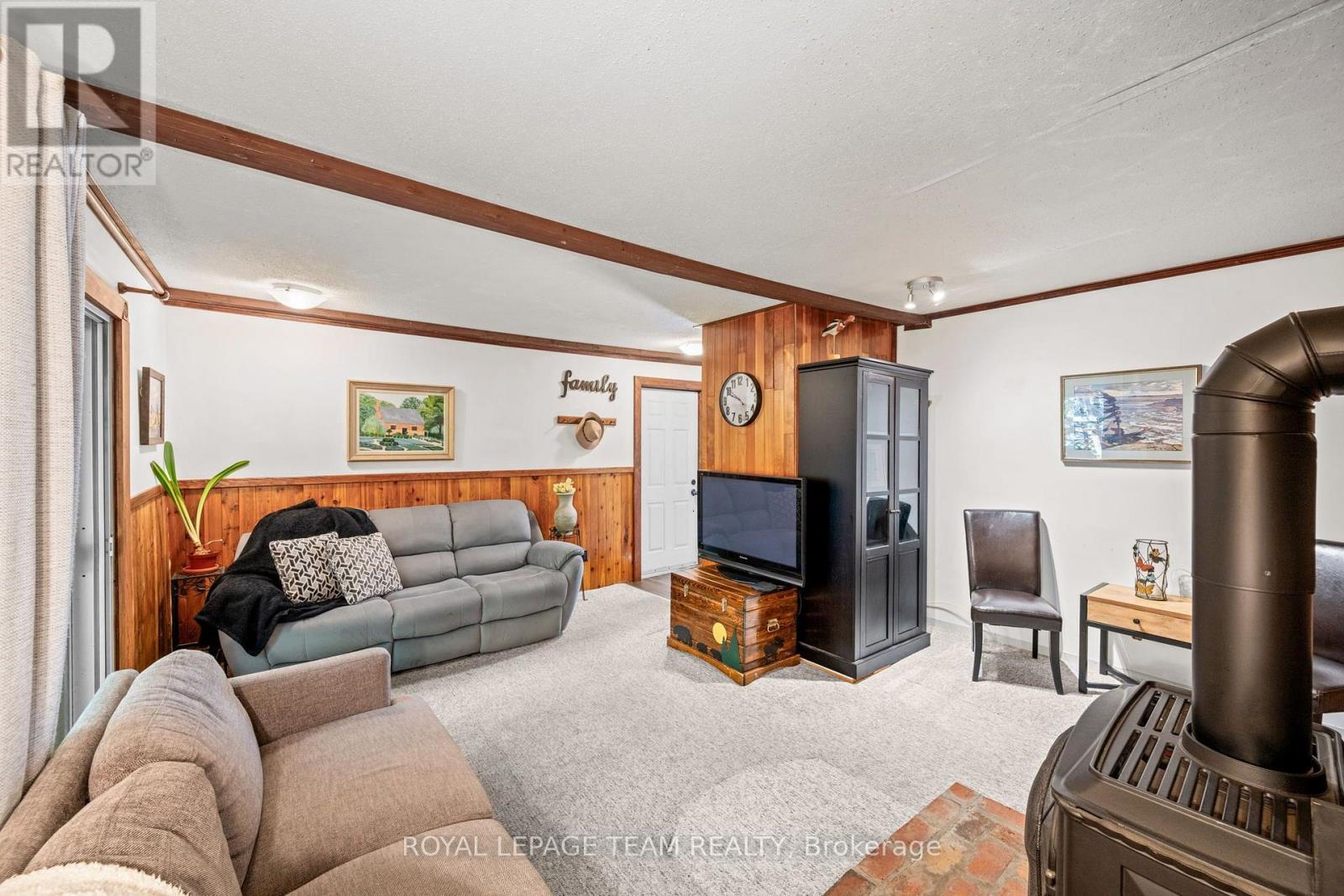 3 Bed, 2 Bath House for Sale in Ottawa – 6215 ABBOTT STREET W, Ottawa – MLS# X13647700 - Image 15