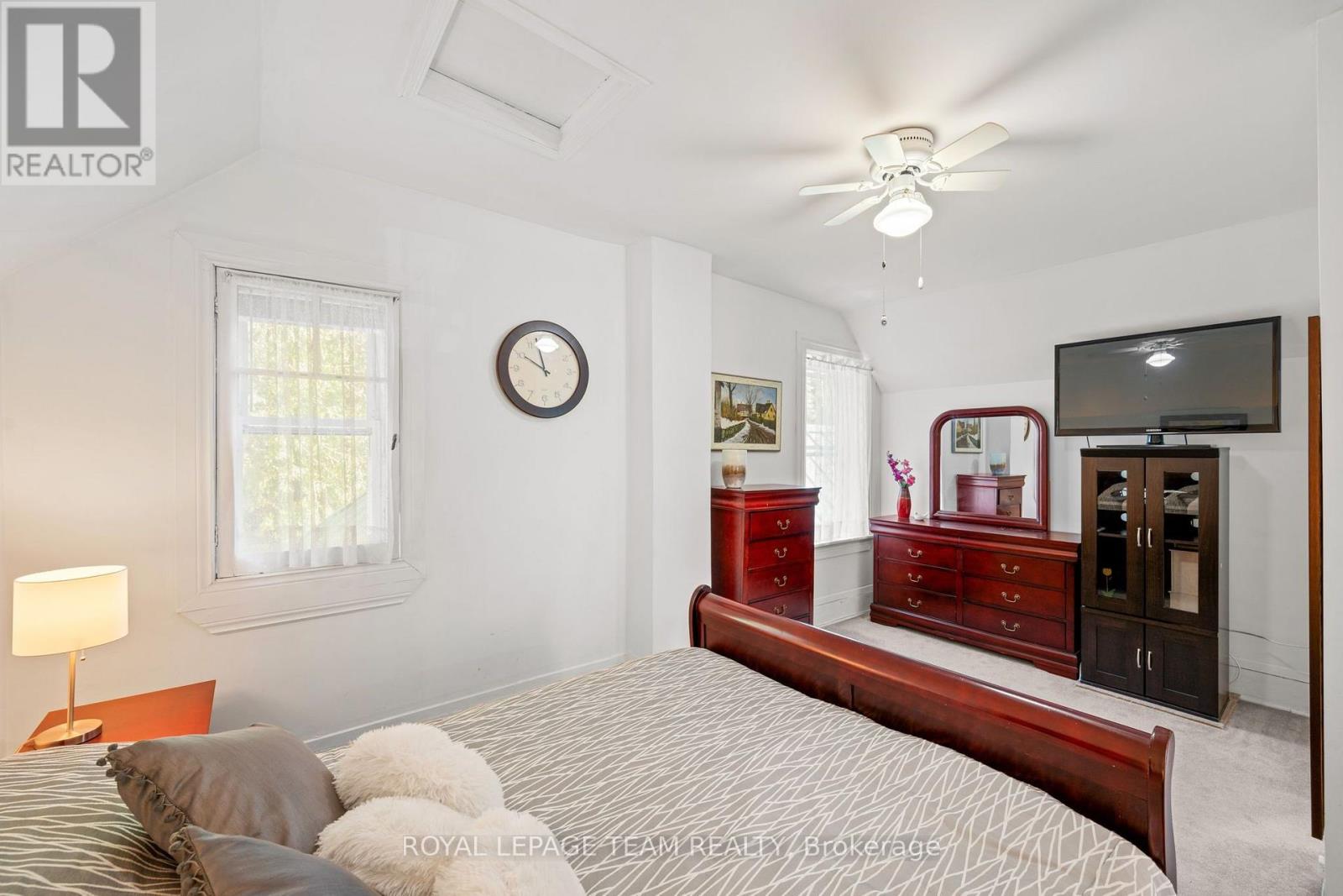 6215 ABBOTT STREET W - 19