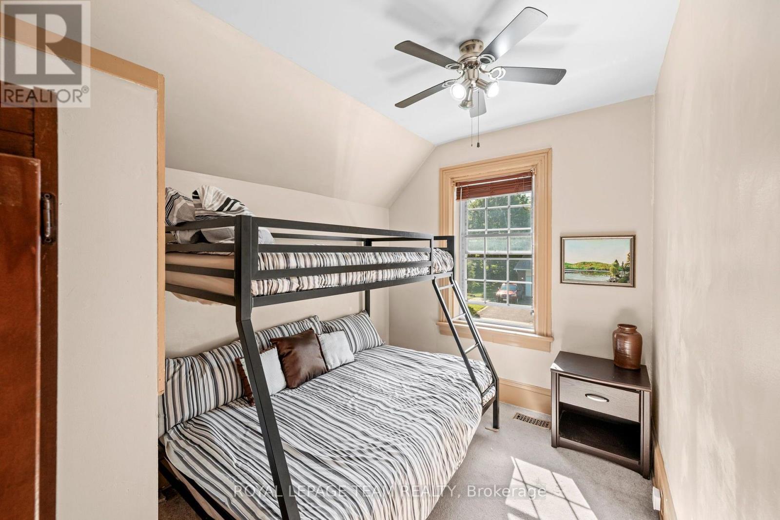 6215 ABBOTT STREET W - 23