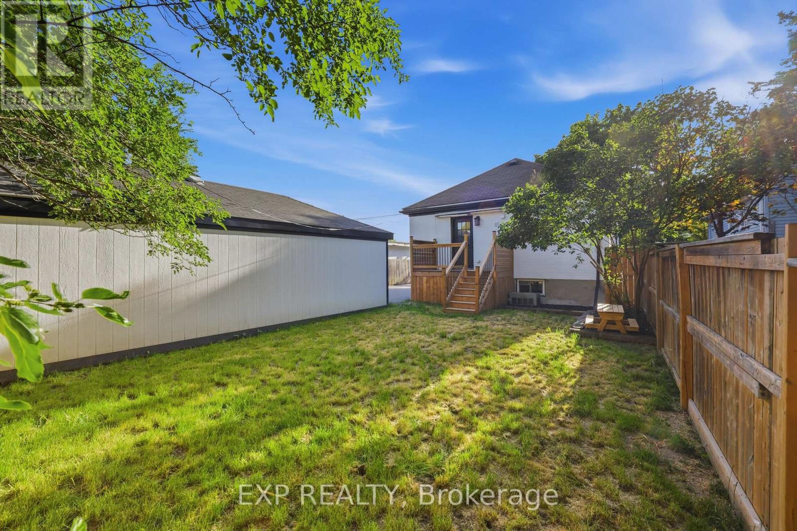 70 MACKAY AVENUE - 34