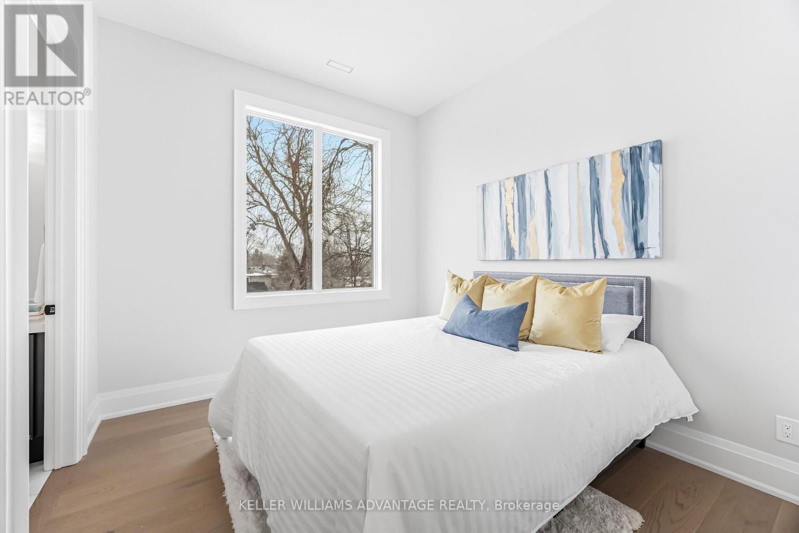 711 HILLVIEW CRESCENT - 30