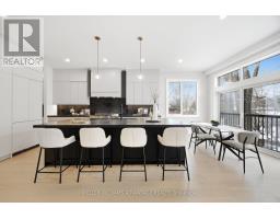 711 Hillview Crescent, Pickering, ON L1W2R6 Photo 6