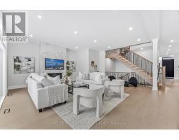 711 Hillview Crescent, Pickering, ON L1W2R6 Photo 11