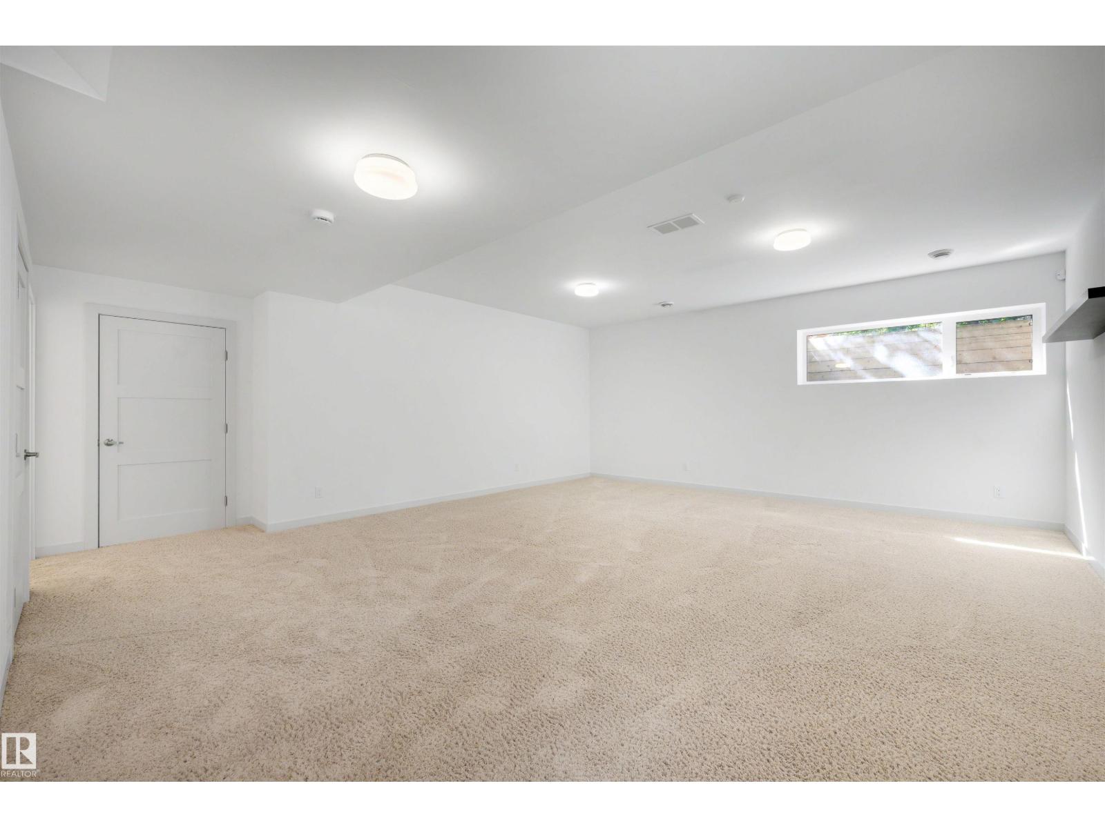 9342 83 AV NW - 38
