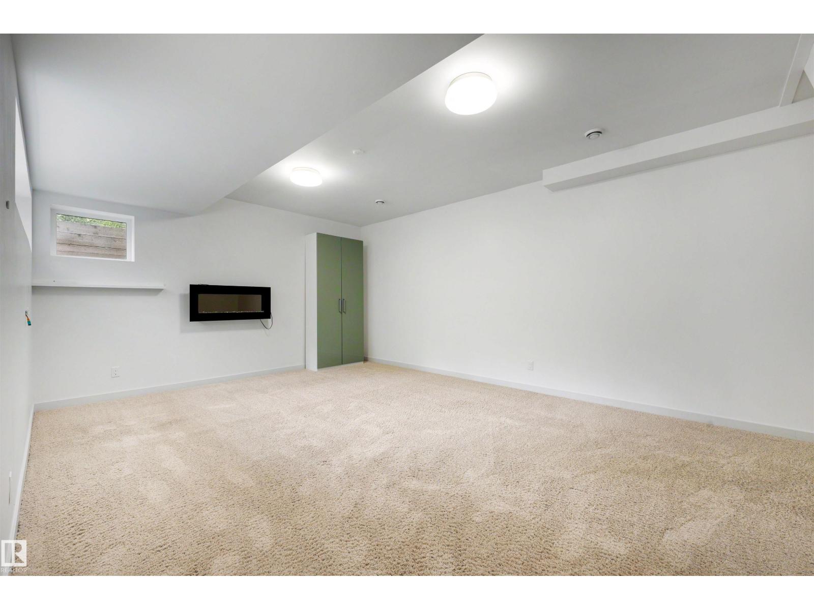 9342 83 AV NW - Image 40