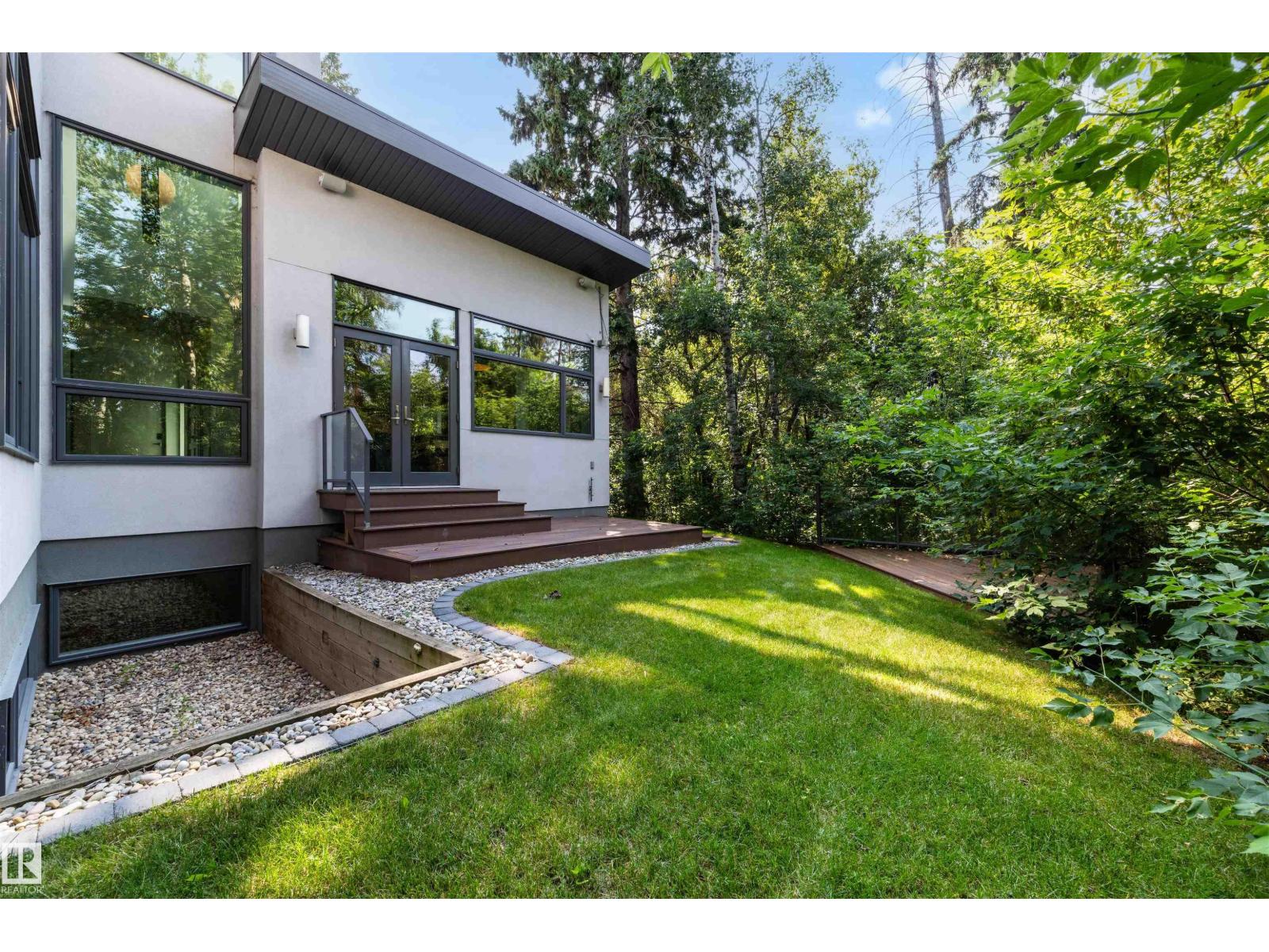9342 83 AV NW - Image 46