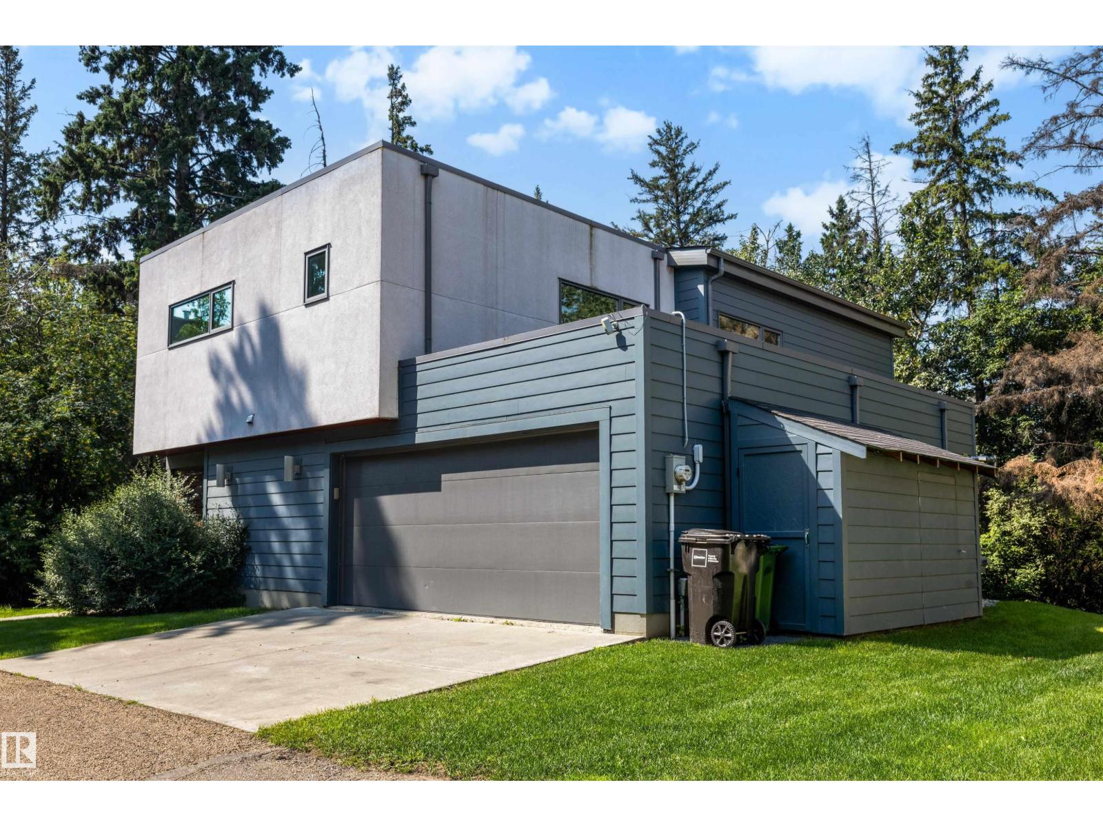 9342 83 AV NW - 56