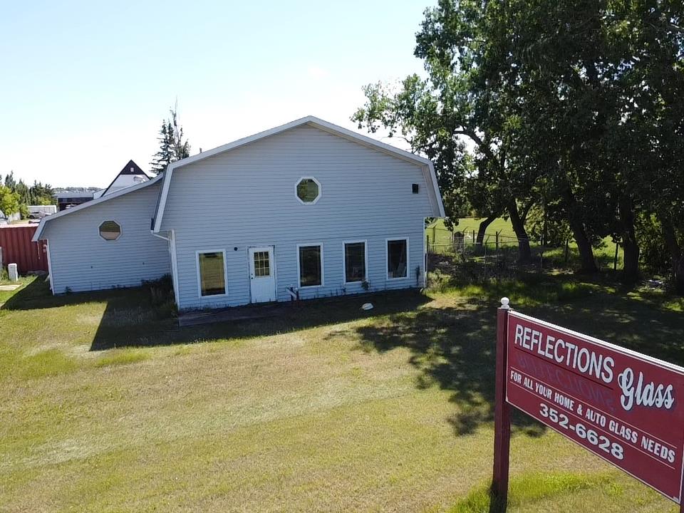 5735 40 Avenue - Photo 7