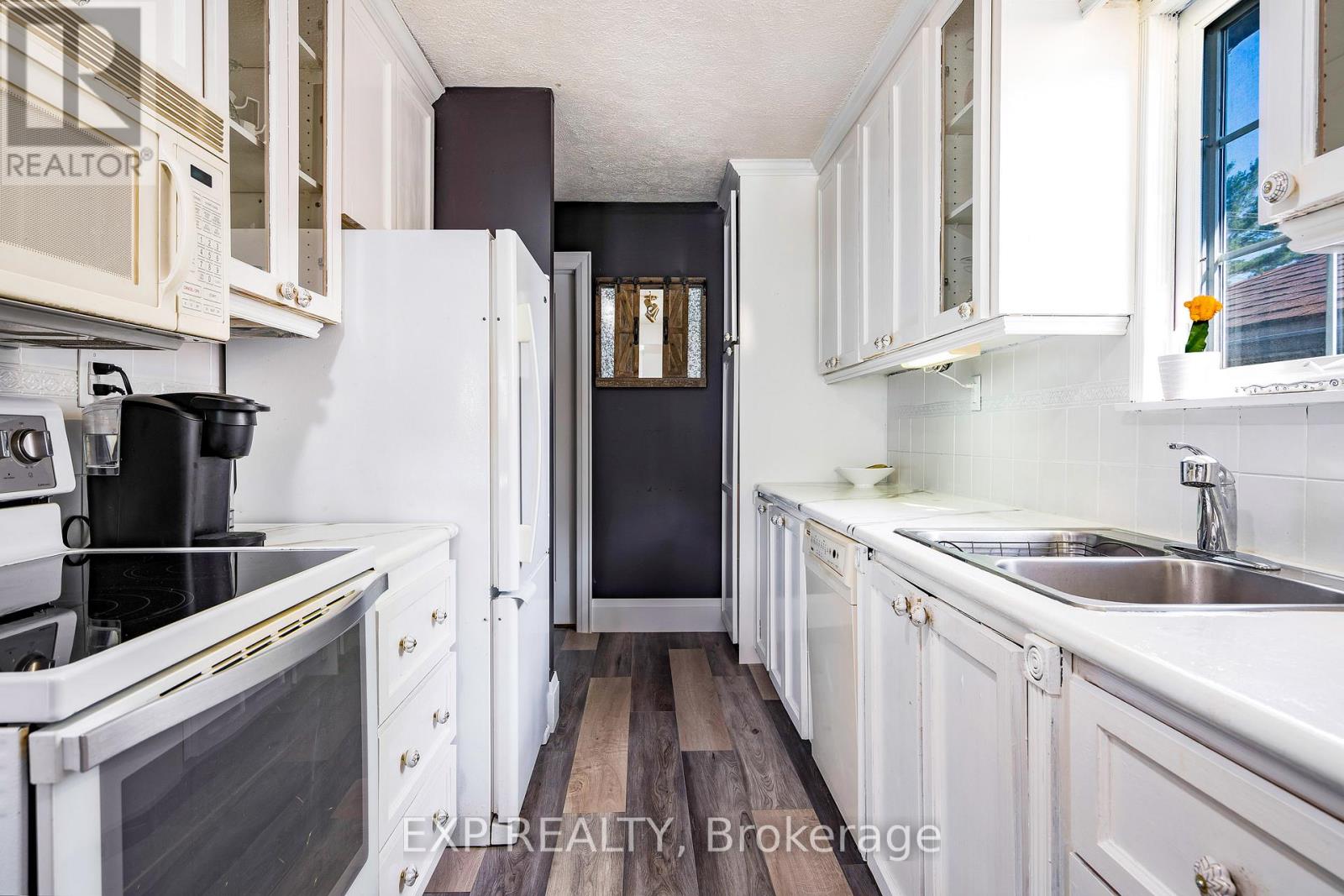 27 SUNNIDALE ROAD S - 7