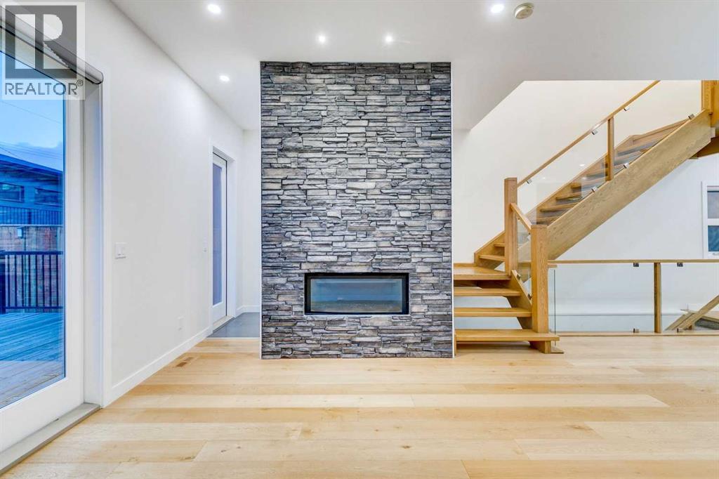 2039 44 Avenue SW - Image 18