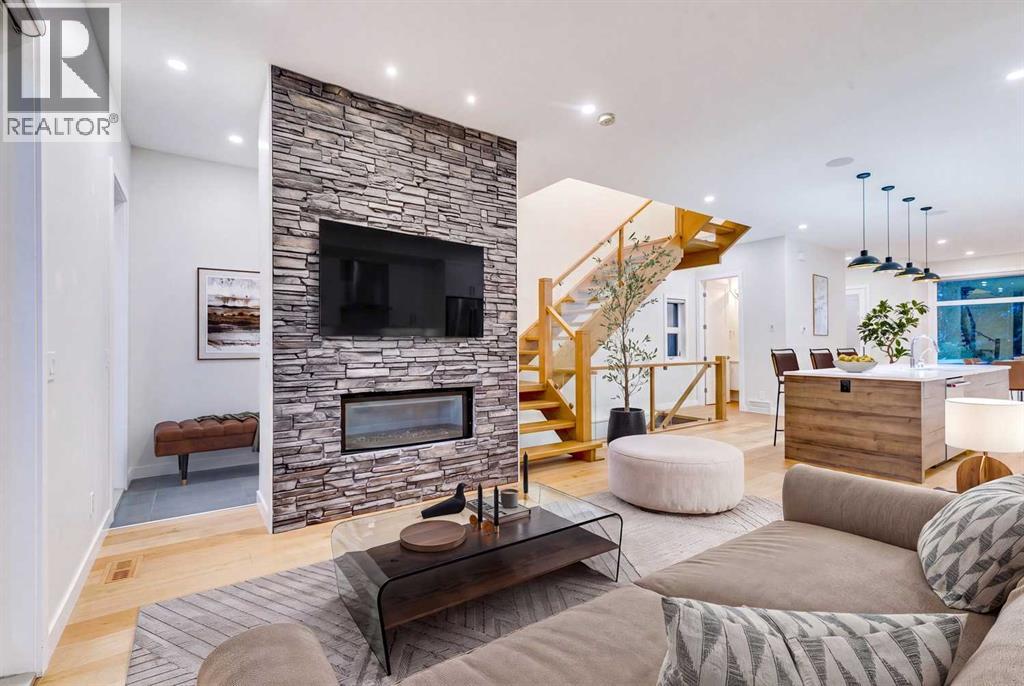 2039 44 Avenue SW - Image 13