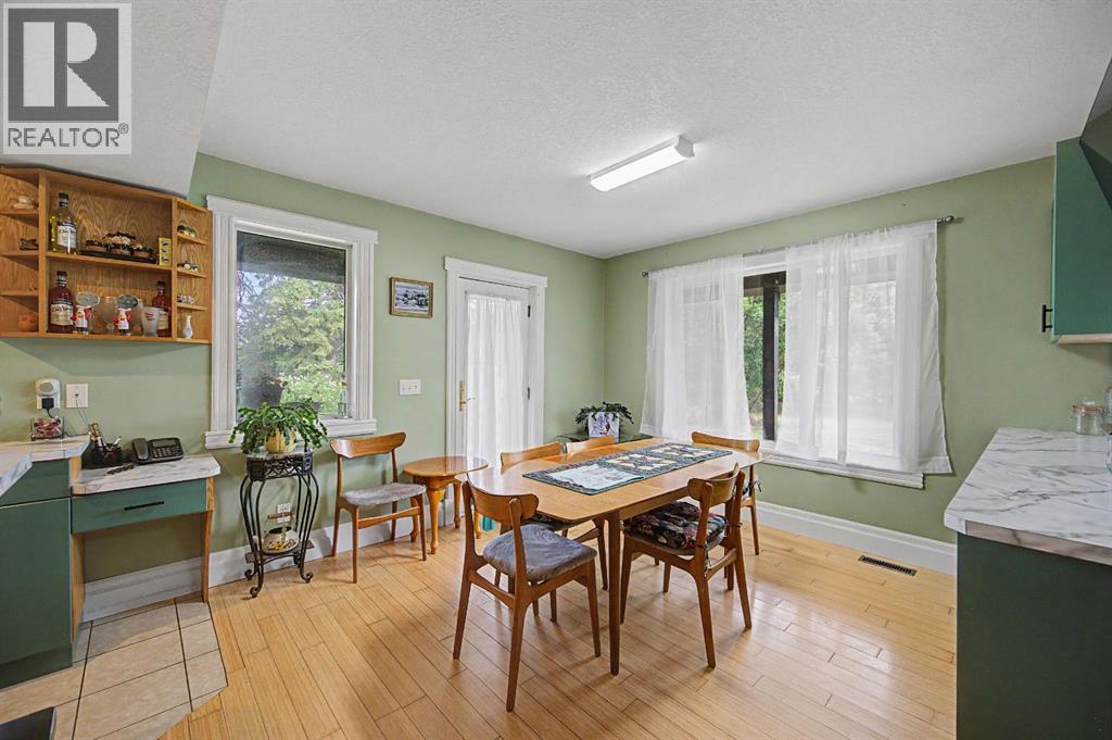 693 10 Avenue - 6