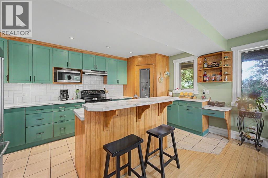 693 10 Avenue - 5