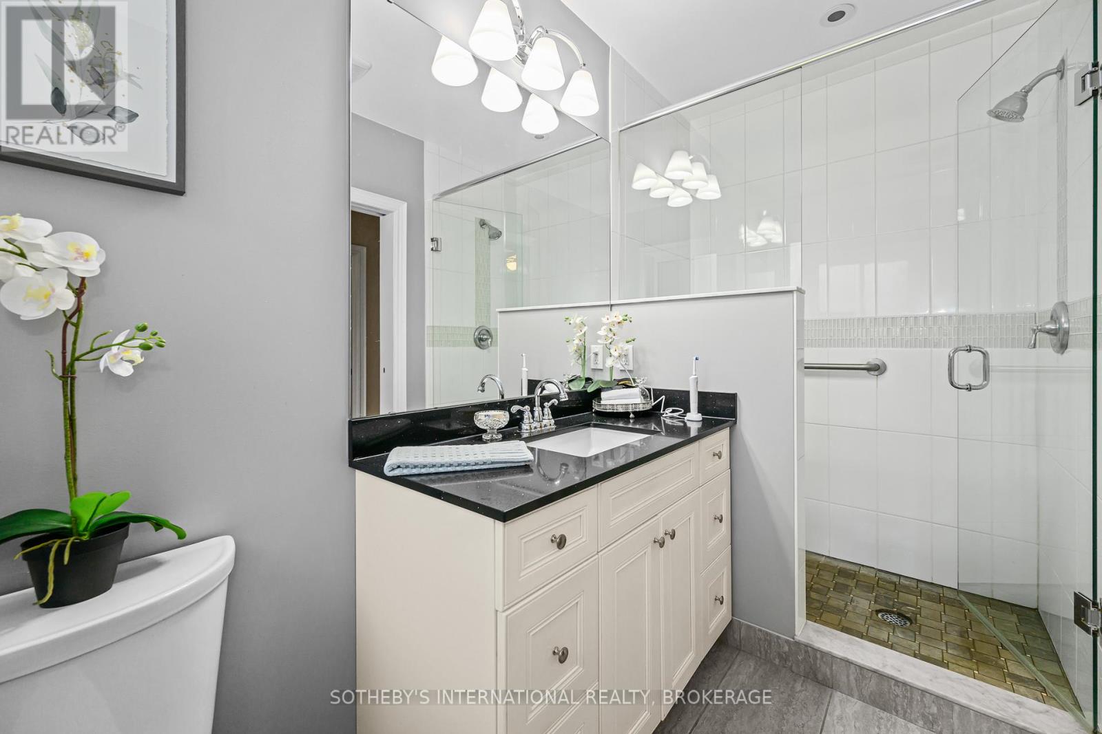 880 EDGEMERE ROAD - 27