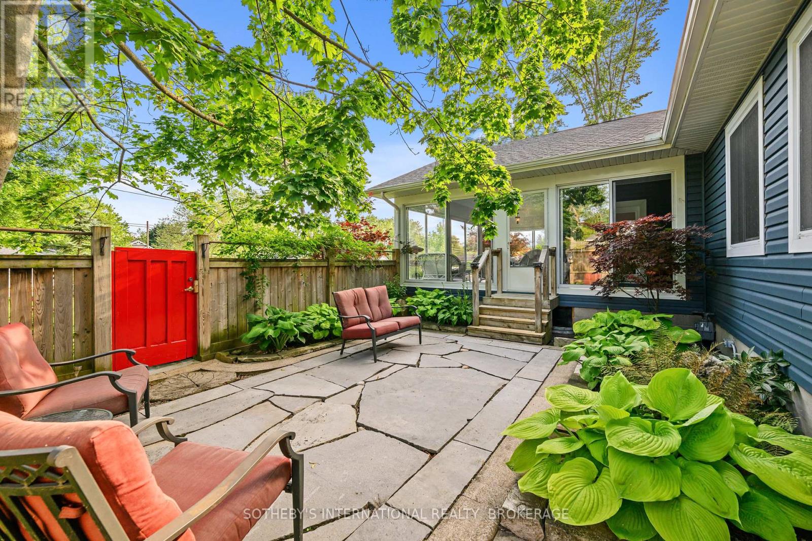 880 EDGEMERE ROAD - 33