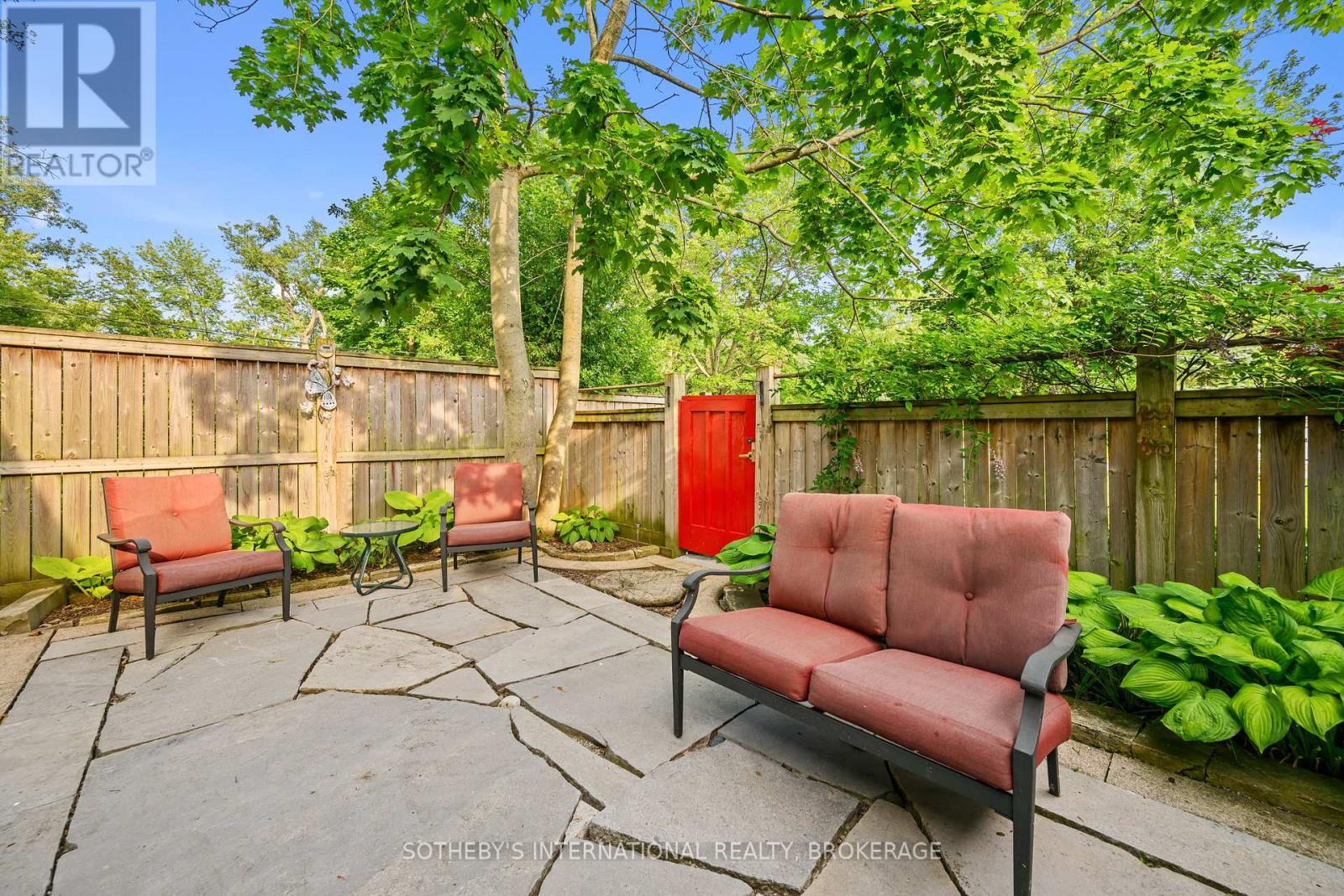 880 EDGEMERE ROAD - 34