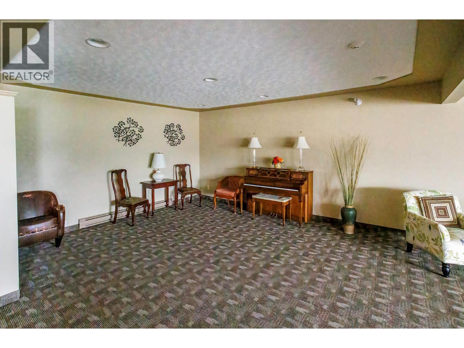 211 2085 Gordon Drive, Kelowna