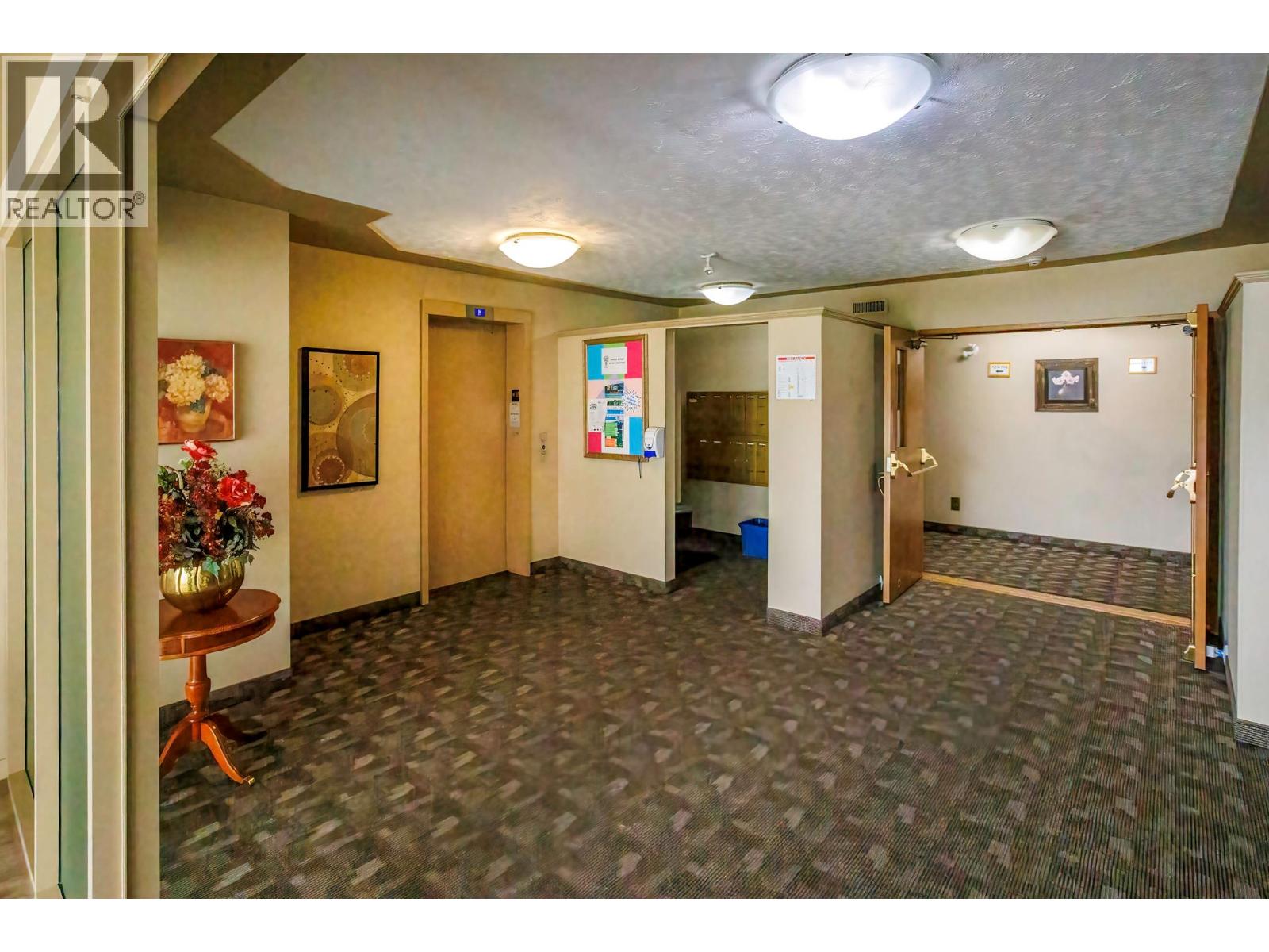 211 2085 Gordon Drive, Kelowna